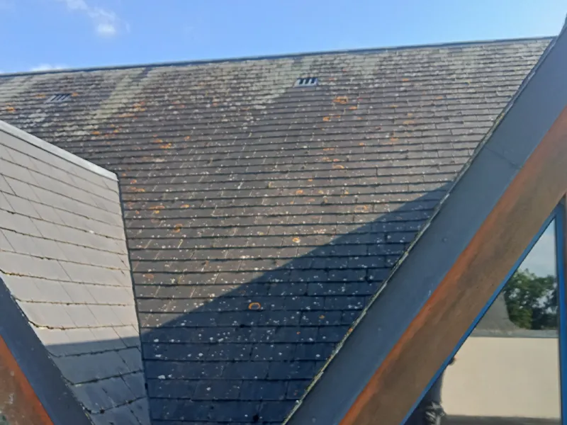 drone nettoyage toiture fougeres